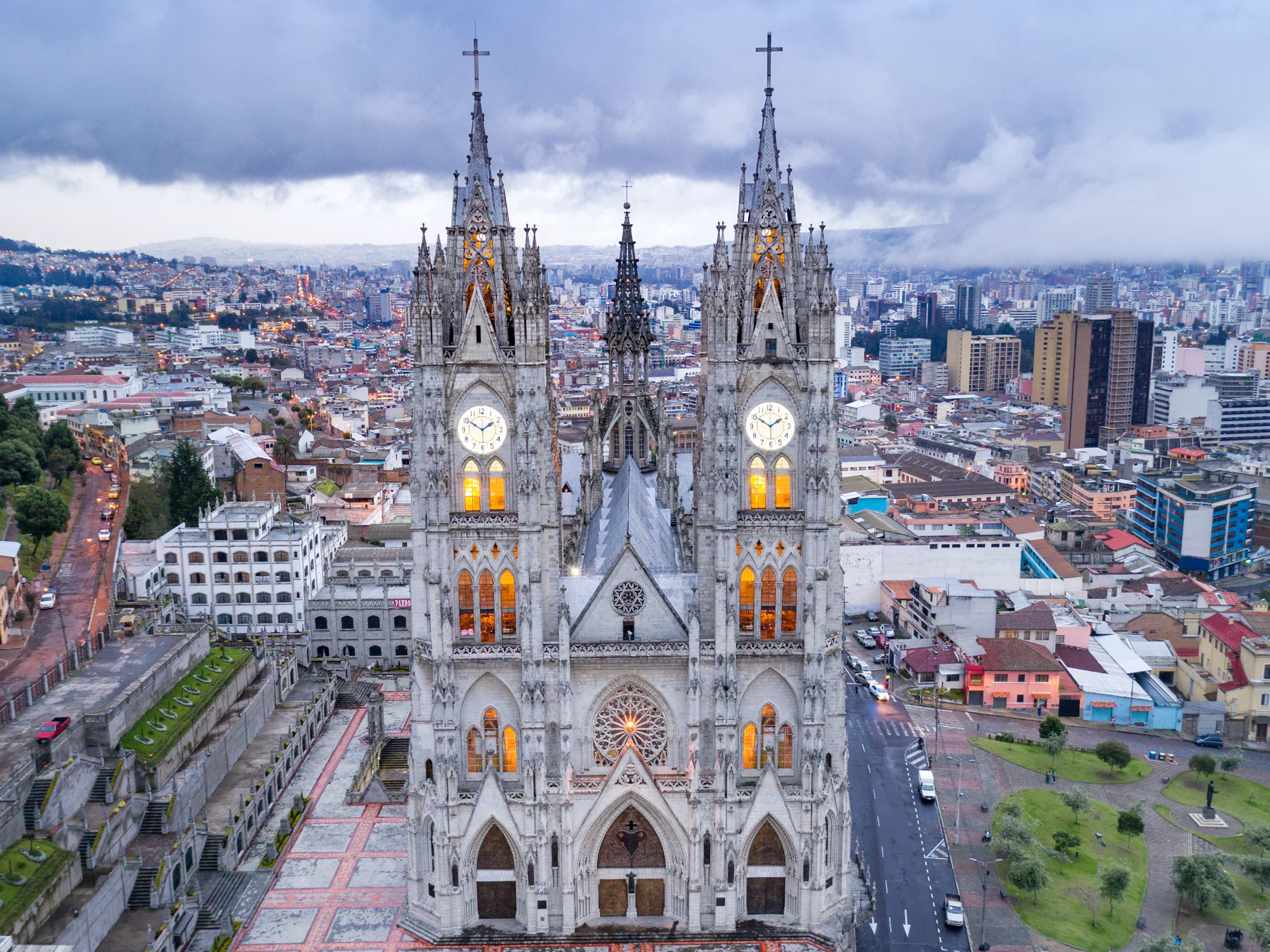 1366x1024 ciudades_Quito 1